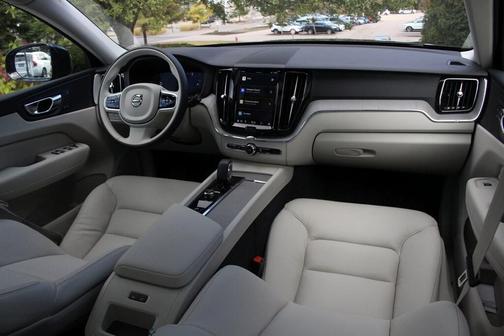 2025 Volvo XC60 Plug-In Hybrid T8 Plus