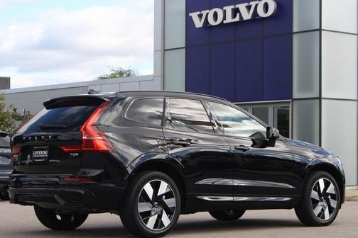 2025 Volvo XC60 Plug-In Hybrid T8 Plus