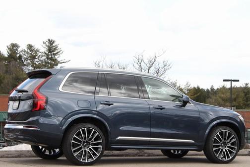 2025 Volvo XC90 B6 Ultra