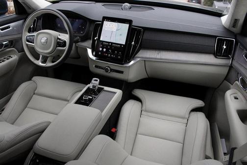 2025 Volvo XC90 B6 Ultra