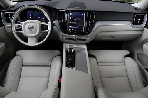 2025 Volvo XC60 Plug-In Hybrid T8 Ultra