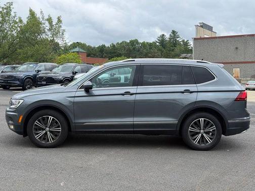 Platinum Gray Metallic 2018 Volkswagen Tiguan 2.0T SEL