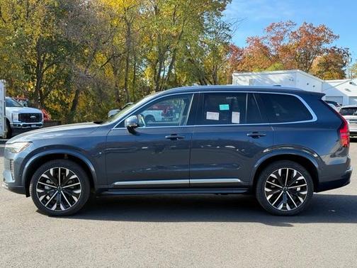 2025 Volvo XC90 B6 Plus 7-Seater