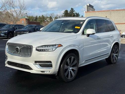 2024 Volvo XC90 B6 Plus Bright Theme 6-Seater