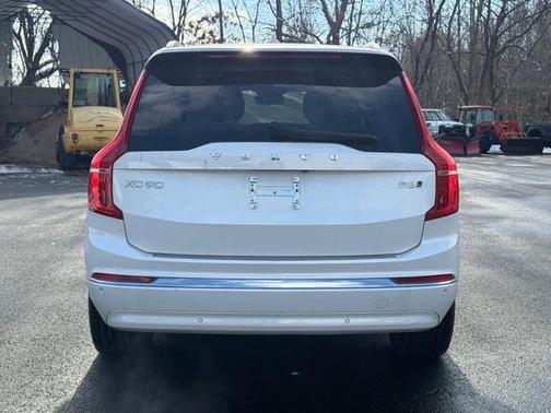 2024 Volvo XC90 B6 Plus Bright Theme 6-Seater