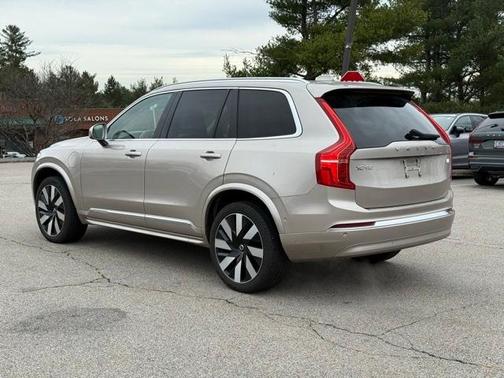 2024 Volvo XC90 Recharge Plug-In Hybrid T8 Plus Bright Theme 7 Passenger