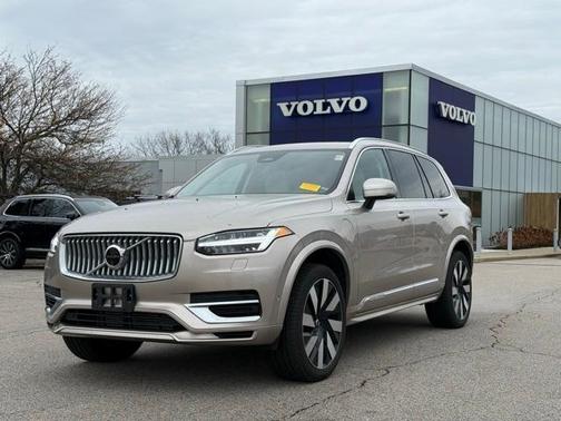 2024 Volvo XC90 Recharge Plug-In Hybrid T8 Plus Bright Theme 7 Passenger