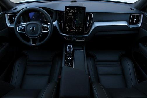 2026 Volvo XC60 Plug-In Hybrid T8 Ultra Black Edition