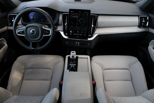 2026 Volvo XC90 B6 Plus 7-Seater