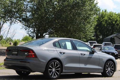 2024 Volvo S60 Recharge Plug-In Hybrid T8 Plus Dark Theme