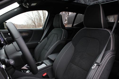 2024 Volvo XC40 Recharge Pure Electric Twin Plus