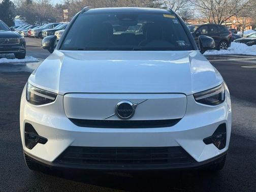 2024 Volvo XC40 Recharge Pure Electric Twin Plus