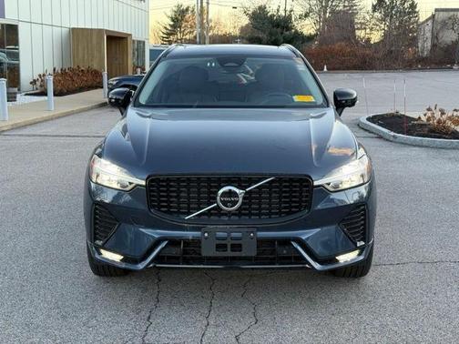 2025 Volvo XC60 B5 Plus