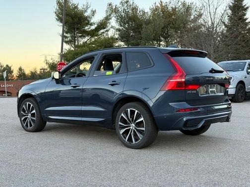 2025 Volvo XC60 B5 Plus