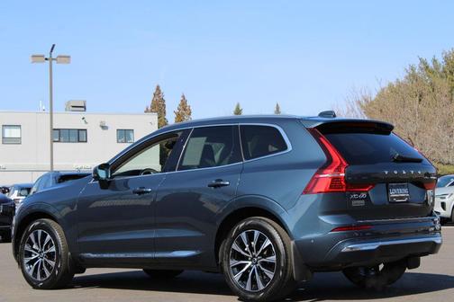 2023 Volvo XC60 B5 Plus Bright Theme