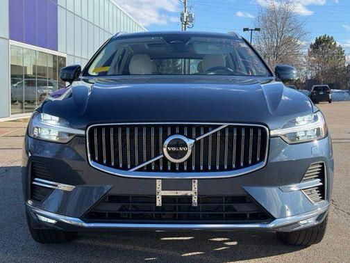 2023 Volvo XC60 B5 Plus Bright Theme
