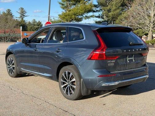 2023 Volvo XC60 B5 Plus Bright Theme