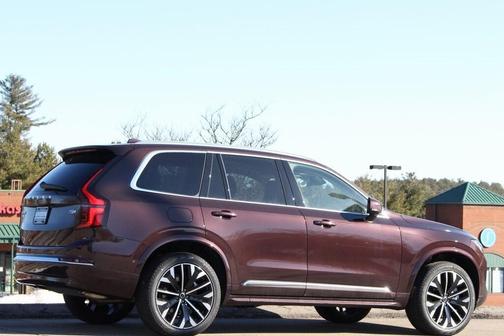 2025 Volvo XC90 Plug-In Hybrid T8 Plus 7-Seater