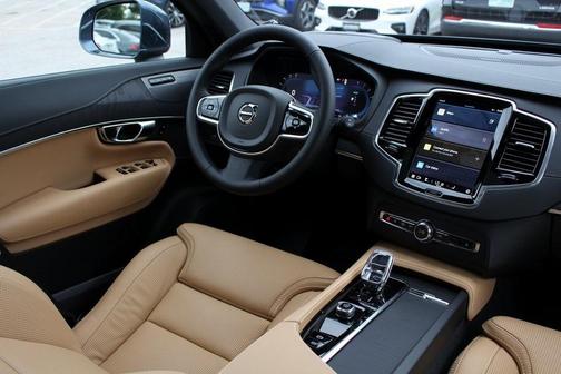 2025 Volvo XC90 Plug-In Hybrid T8 Ultra 7-Seater