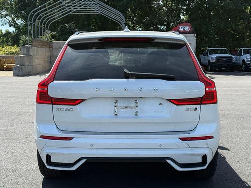 Crystal White Metallic 2024 Volvo XC60 B5 Plus Dark Theme