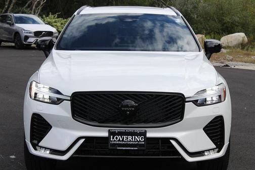 2026 Volvo XC60 B5 Ultra Black Edition