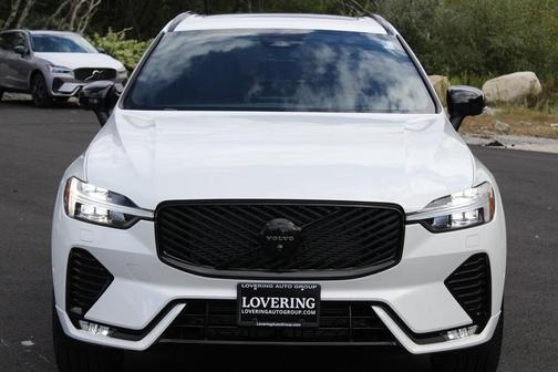 2026 Volvo XC60 B5 Ultra Black Edition