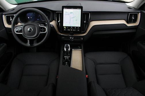 2026 Volvo XC60 B5 Plus