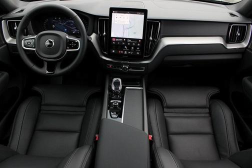 2026 Volvo XC60 B5 Ultra Black Edition