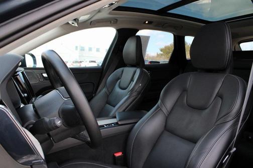 2021 Volvo XC60 T5 Inscription