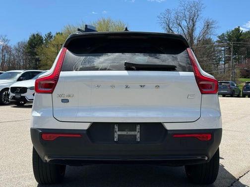 Crystal White Metallic 2023 Volvo XC40 Recharge Pure Electric Twin Ultimate