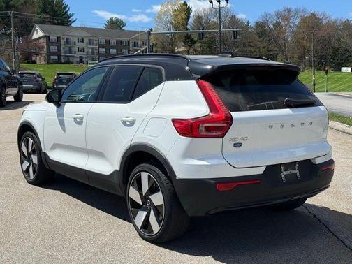 Crystal White Metallic 2023 Volvo XC40 Recharge Pure Electric Twin Ultimate