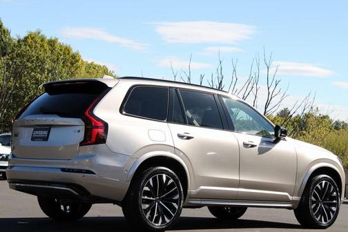 2026 Volvo XC90 B6 Ultra Dark Theme 7-Seater