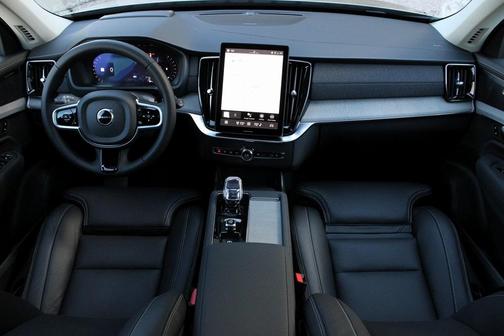 2026 Volvo XC90 B6 Ultra Dark Theme 7-Seater