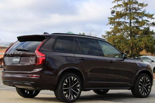 2026 Volvo XC90 B6 Ultra Dark Theme 7-Seater