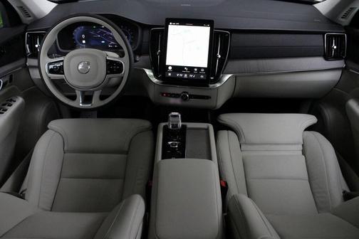 2025 Volvo XC90 B6 Ultra