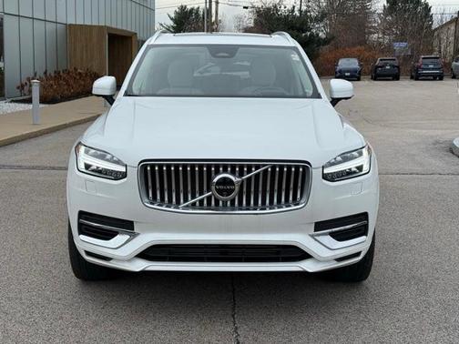 2024 Volvo XC90 Recharge Plug-In Hybrid T8 Ultimate Bright Theme 7-Seater