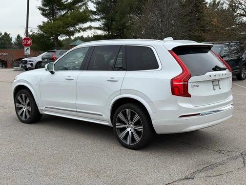 2024 Volvo XC90 Recharge Plug-In Hybrid T8 Ultimate Bright Theme 7-Seater