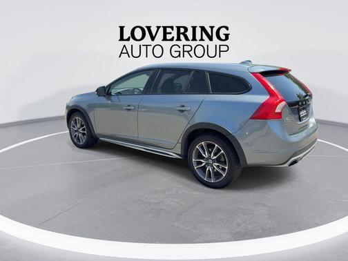 Osmium Gray Metallic 2018 Volvo V60 Cross Country T5