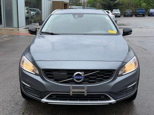 Osmium Gray Metallic 2018 Volvo V60 Cross Country T5