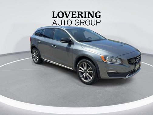 Osmium Gray Metallic 2018 Volvo V60 Cross Country T5