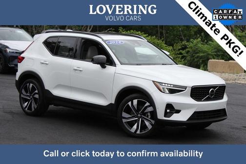 2024 Volvo XC40 B5 Plus Dark Theme