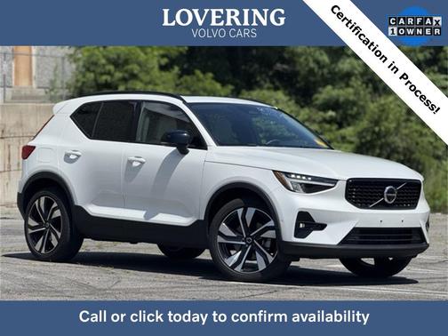 2024 Volvo XC40 B5 Plus Dark Theme