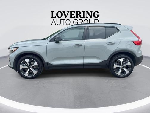 Metallic 2026 Volvo XC40 B5 Plus