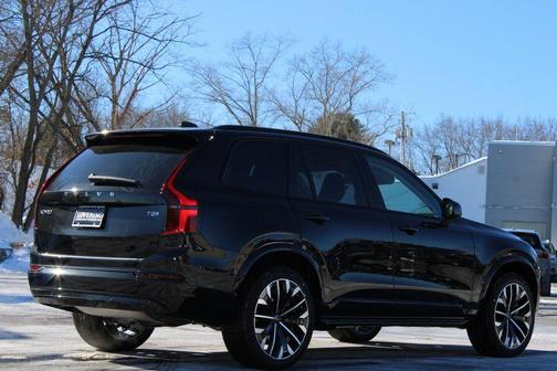 2026 Volvo XC90 Plug-In Hybrid T8 Ultra Dark Theme 7-Seater