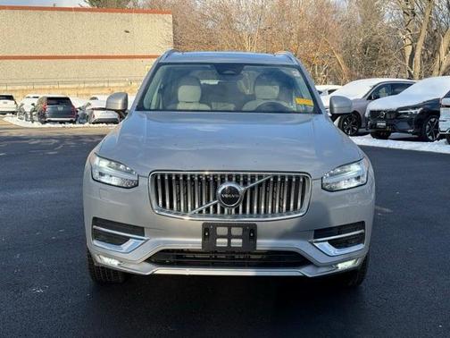 2024 Volvo XC90 B5 Core Bright Theme