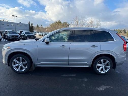 2024 Volvo XC90 B5 Core Bright Theme