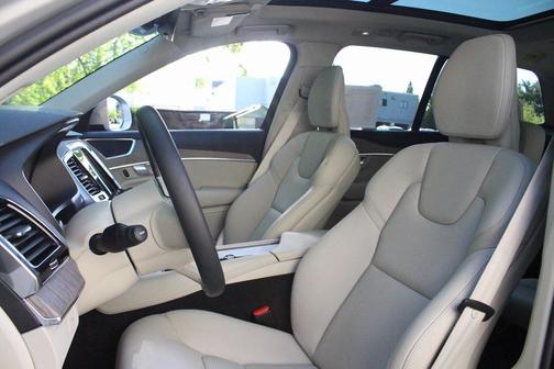 2023 Volvo XC90 B6 Plus 6-Seater