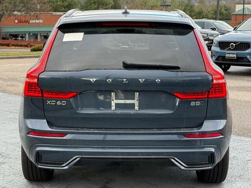 2025 Volvo XC60 B5 Plus