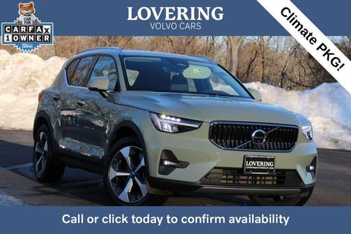 2025 Volvo XC40 B5 Plus Bright Theme