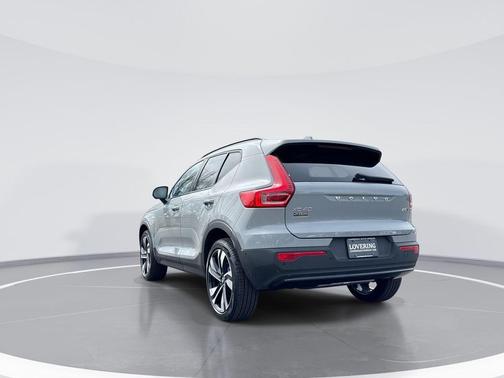 2026 Volvo XC40 B5 Plus